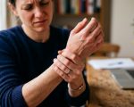 Beneficios de la neurodinámica y otras formas de terapia manual sobre el síndrome del túnel del carpo